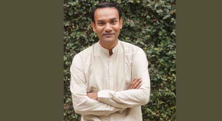 একইদিনে এক নাটক নিয়ে মঞ্চে দুই সময়ে স্মরণ সাহা